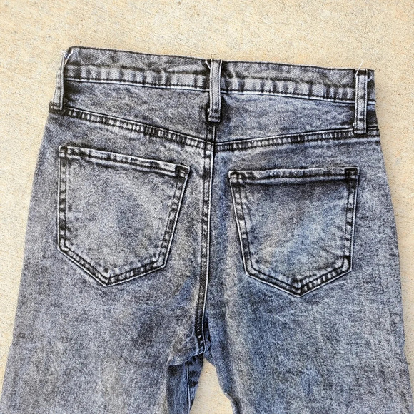SO Acid Wash High Rise Mom Jeans Size 3/26W - Picture 1 of 10